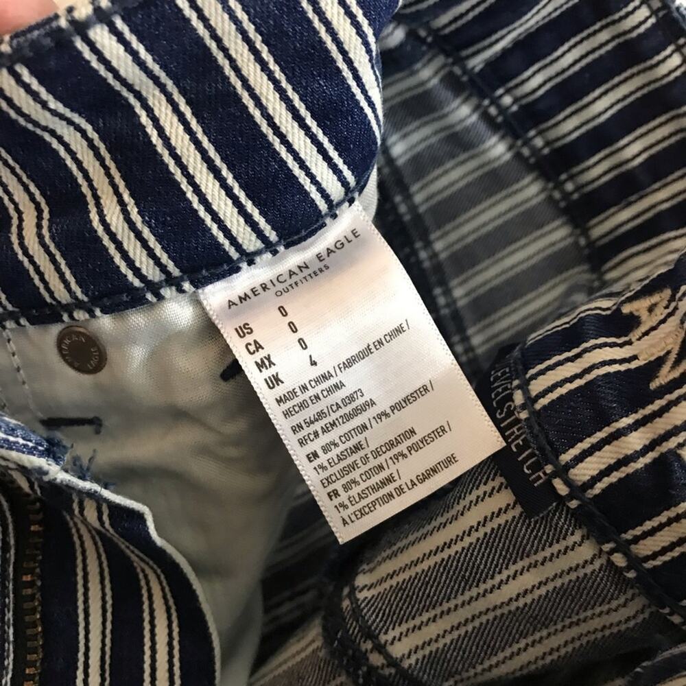 American Eagle next level stretch Engineer stripe hi rise shortie jean shorts 0 - Picture 9 of 9